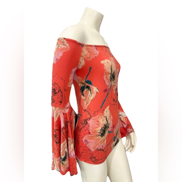 We The Free Floral Off Shoulder Bell Sleeve Top S Coral Boho Free People Style - Picture 4 of 12